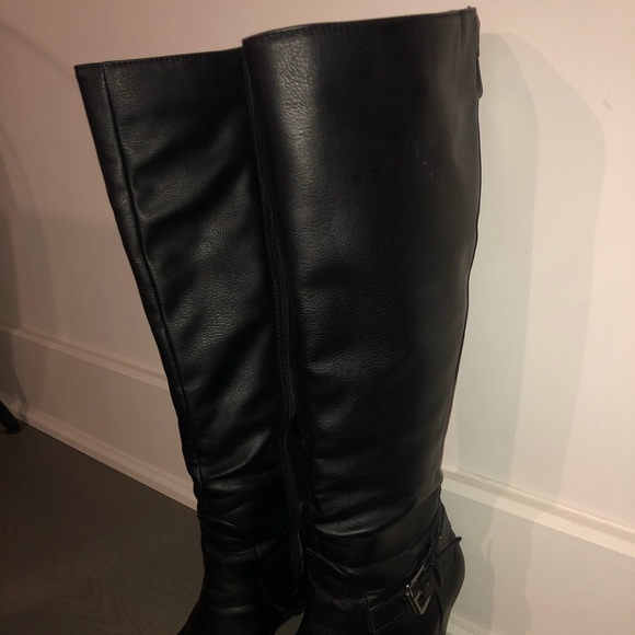Black high boots - Picture 5 of 8